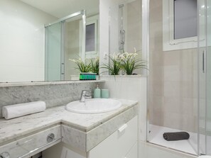 Hair dryer, towels