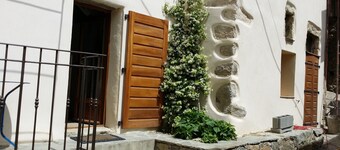 new house (2016) between sea and mountains 4 km from the beaches