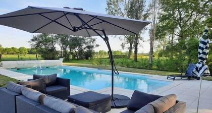 Belle maison de vacances authentique avec piscine