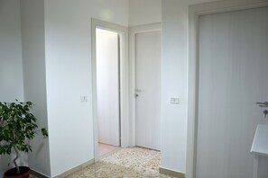 Interior - COLORS OF SALVATOR ROSA - Blue Room (Napoli)