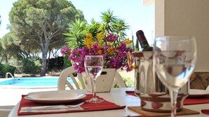 Outdoor dining - Vila in Puig Sec with private swimming pool and large garden-HUTG-011701 (l'Escala)