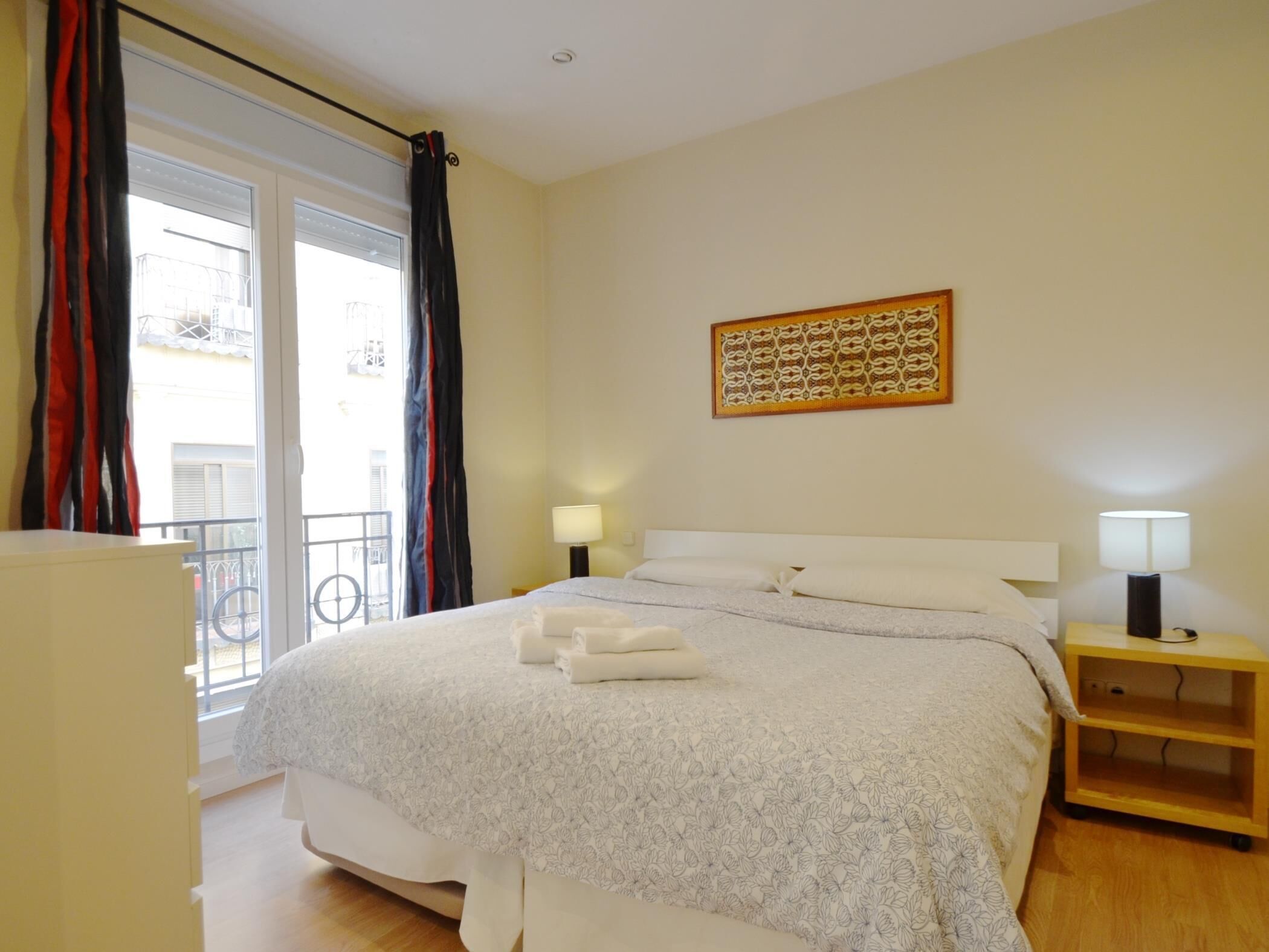 1 habitación, tabla de planchar con plancha, internet y ropa de cama 