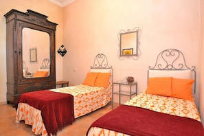 4 Schlafzimmer, Bügeleisen/Bügelbrett, kostenloses WLAN, Bettwäsche