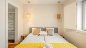 2 bedrooms, iron/ironing board, free WiFi, bed sheets - Lisbon River Inner Bairro Alto (C64) (Lisboa ciudad)
