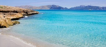Incroyable villa avec vue sur la mer et jardin, à seulement 300 mètres de la plage