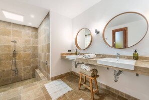 Bathtub, hair dryer, towels