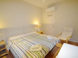 1 bedroom, iron/ironing board, Internet, bed sheets - Apartment close to La Puerta Del Sol in Madrid (Madrid)