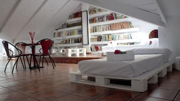 5 slaapkamers, een strijkplank/strijkijzer, reisbedje, beddengoed