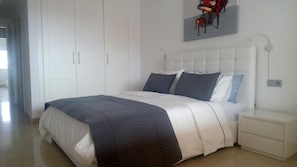 3 bedrooms, in-room safe, iron/ironing board, free WiFi - FRONT-LINE Ocean View Apt | AC & Fiber Wi-Fi | Huge Terrace | Amarilla Golf (Amarilla Golf)
