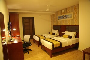 Deluxe Room | In-room safe, desk, rollaway beds, free WiFi