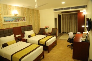 Deluxe Room | In-room safe, desk, rollaway beds, free WiFi