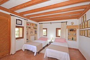 5 bedrooms, in-room safe, iron/ironing board, free WiFi