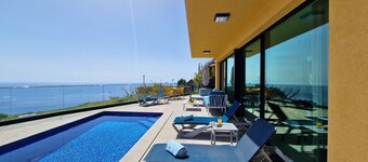 Eden Sun - Luxury Villa w/ocean View by LovelyStay