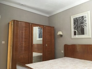 Room - 3mn walk from the spacious T4 Beach, 3 bedrooms in villa with large garden (Saint-Cyprien)