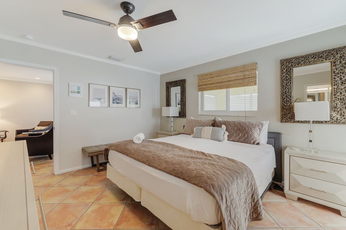 Aug Sep month available! 2B 2BA w POOL 4min to Fort Lauderdale beaches . Messi