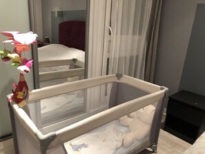 2 camere, cassaforte in camera, una scrivania, insonorizzazione