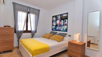 3 bedrooms, iron/ironing board, free WiFi, bed sheets