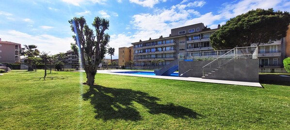 Gemeinschaftspool mit Rutsche L'Estartit