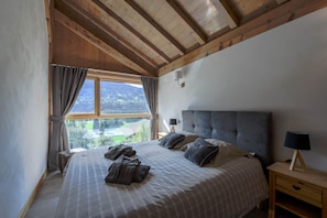 5 chambres, fer et planche à repasser, Wi-Fi, draps fournis
