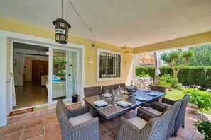 Outdoor dining