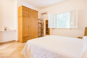 3 chambres, fer et planche à repasser, accès au Wi-Fi (inclus)