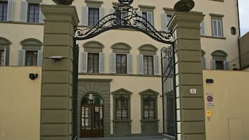 Esterni