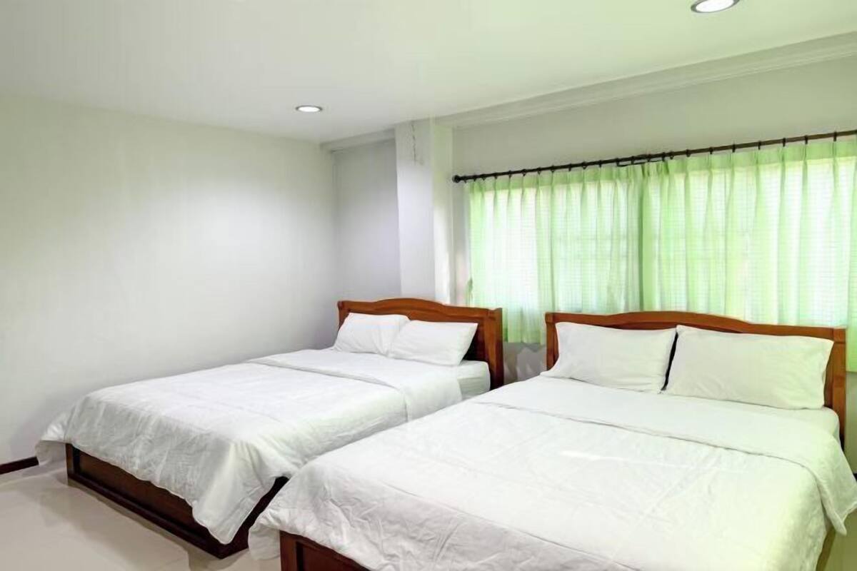 Desk, WiFi (free), bed sheets