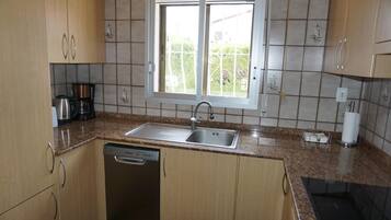 Réfrigérateur, micro-ondes, four, lave-vaisselle