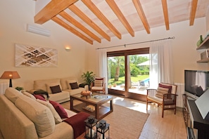 TV - Pou Nou - Country house with pool for 6 people in Inca, Mallorca (Inca)