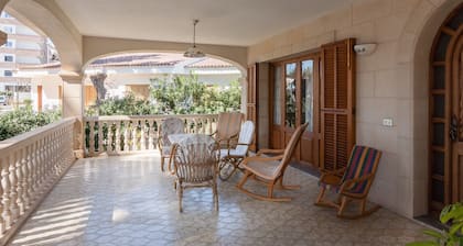 Villa Vallespir - Schönes Ferienhaus mit Garten und Terrasse