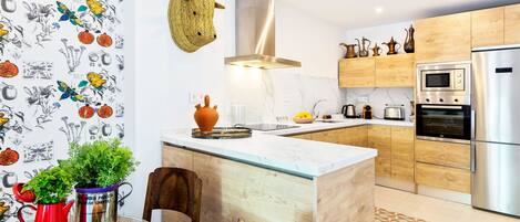 Fridge, microwave, oven, dishwasher