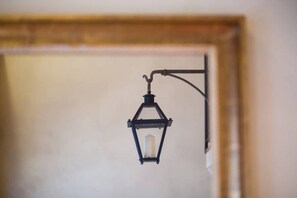 Interior detail - Old Tower Ponte Vecchio Suite B (Firenze)