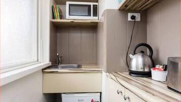 Fridge, microwave, stovetop, toaster