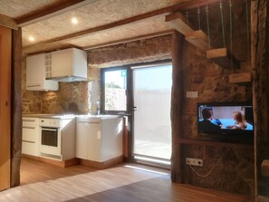 冷蔵庫、オーブン、コンロ、コーヒー / ティーメーカー