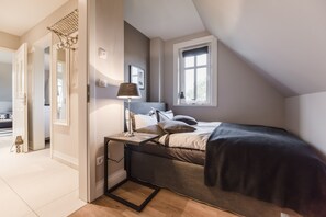 2 Schlafzimmer, Zimmersafe, Bügeleisen/Bügelbrett, WLAN