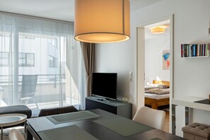 Dining - Modern apartment in the "new center" of Überlingen on Lake Constance (Überlingen)