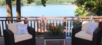 Hot Tub, Wifi, Pool Table & Air Hockey, Swimming Pool, Flat Lot, Incredible View.