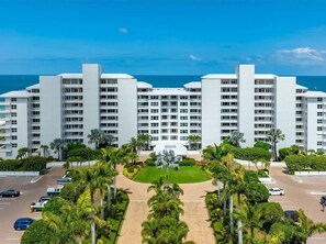 Exterior - Beachfront Condo in Gated Resort..Savor the Views (Marco Island)
