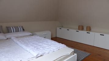 2 多间卧室、旅行婴儿床