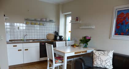 *SEA VIEW*'CLOSE TO THE BEACH*'MAISONETTE APARTMENT**UP TO 4 PERSONS*'FOR ALLERGY SUFFERERS*BALCONY