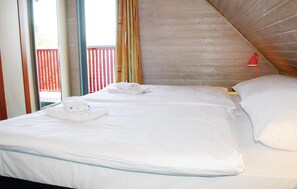 3 bedrooms, free WiFi, bed sheets