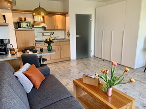 TV, stereo - Our FeWo Luchsbutze - right on the forest, with balcony, garage u. WIFI (St. Andreasberg)