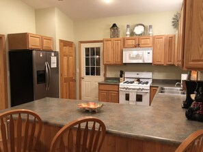 Fridge, microwave, oven, stovetop - Mountain Time - Updated 3 bedroom home,<br>walk to trails, horses, tennis, & more! (Davis)