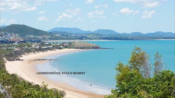 Una playa cerca