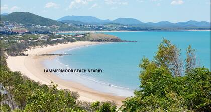 RELAX @ 48 - CLOSE TO BEACH (sleeps 7)