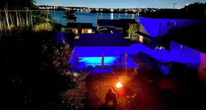 Bundeena Base Art House, vue mer avec piscine chauffée privée
