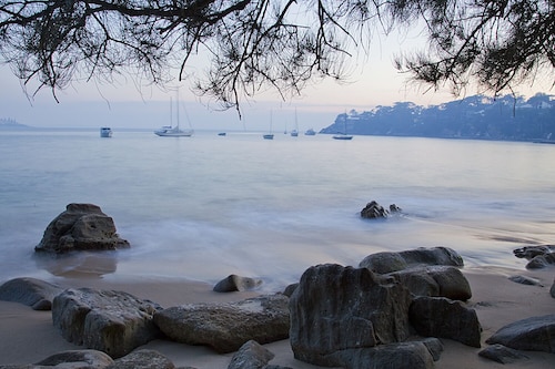 Bundeena Base Art House, Sea View with Solar Heated Pool