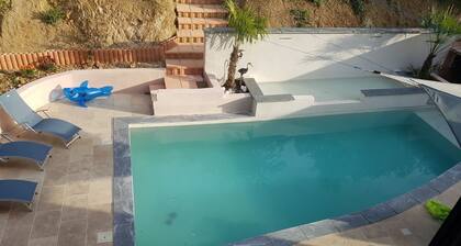 In a peaceful green setting<br>Â oxygenate yourself in this prestigious villa