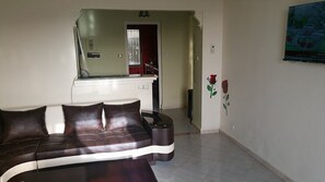 TV - SEA VIEW APARTMENT IN ALGIERS EL MARSA JOMBAR VERY QUIET AND SYMPA LOCATION (ALGER)