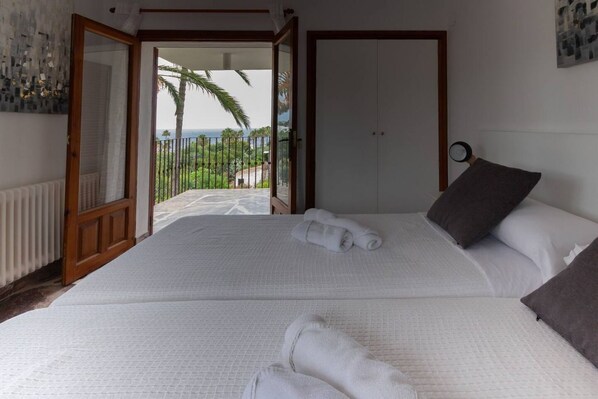 10 室のベッドルーム、アイロン / アイロン台、WiFi、ベッドシーツ